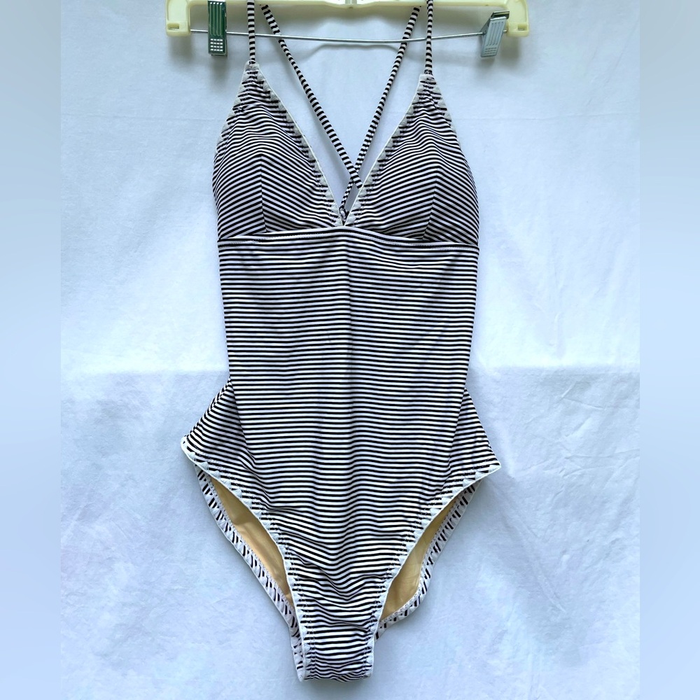 Cupshe swimsuit. Size s